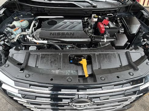 Used 2025 Nissan Rogue SV AWD/4WD image 23