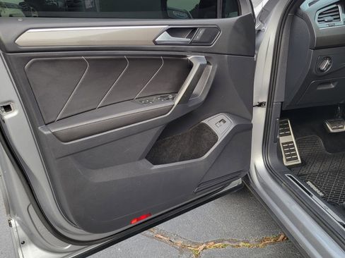Certified 2024 Volkswagen Tiguan SE R-Line image 17