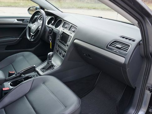 Used 2015 Volkswagen Golf S image 13