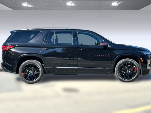 Used 2023 Chevrolet Traverse Premier w/ Redline Edition image 2