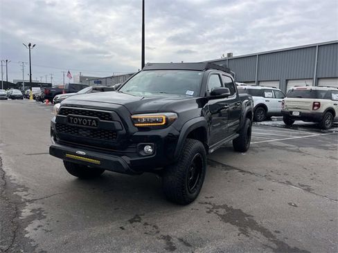 Used 2021 Toyota Tacoma TRD Off-Road image 7