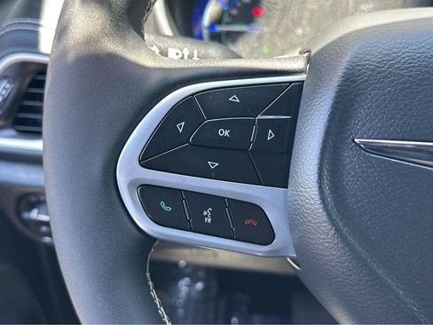 Used 2025 Chrysler Pacifica Select FWD image 22