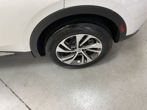 Used 2023 Buick Envision Essence image 12