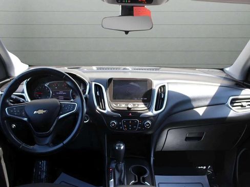 Used 2020 Chevrolet Equinox LT image 23