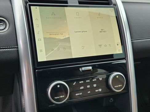Certified 2024 Land Rover Discovery Dynamic SE AWD/4WD image 43