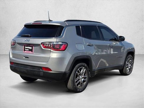 Used 2019 Jeep Compass Latitude image 5