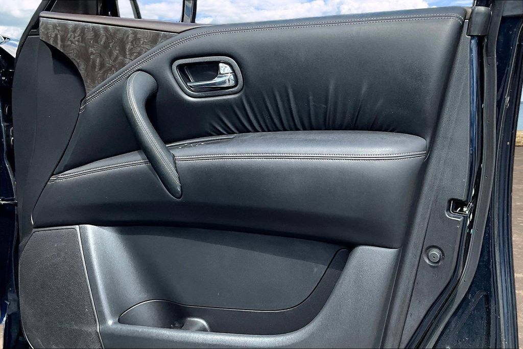 Used 2022 Nissan Armada Platinum w/ Captain's Chairs Package RWD image 28