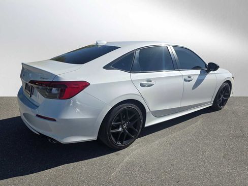 Used 2023 Honda Civic Sport image 3