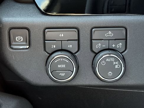 New 2026 Chevrolet Silverado 3500 LT AWD/4WD image 32