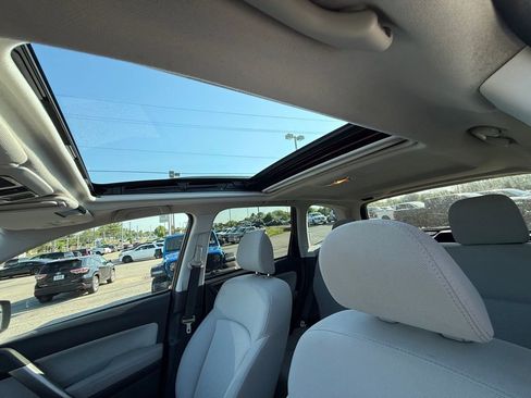 Used 2017 Subaru Forester 2.5i Premium w/ All-Weather Package image 13