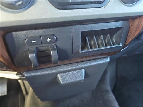 Used 2014 Ford F250 Lariat w/ Lariat Interior Package image 19