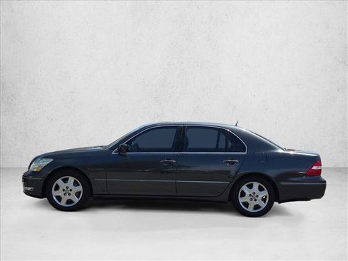 Used 2004 Lexus LS 430 RWD image 9