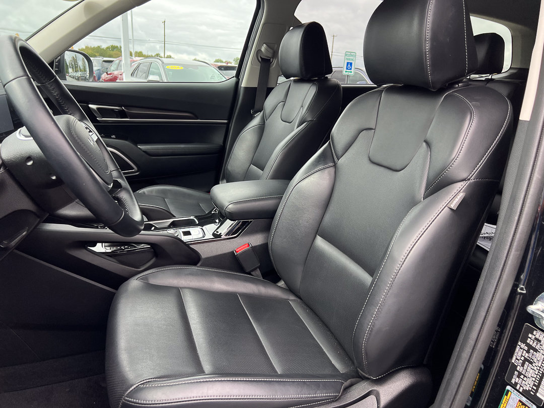 Used 2025 Kia Telluride LX FWD image 18