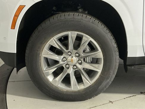 New 2026 Chevrolet Suburban Premier image 20