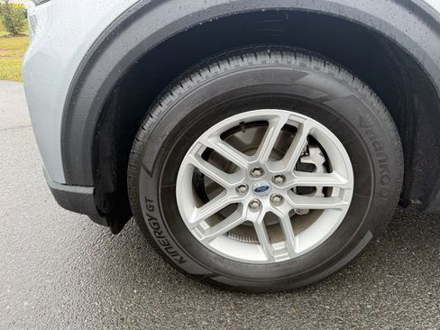 Used 2025 Ford Explorer Active image 12