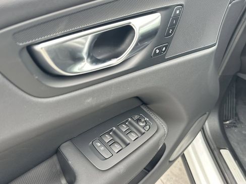 New 2026 Volvo XC60 B5 Core w/ Protection Package Premier image 17