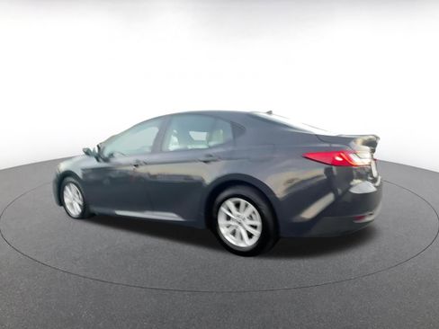 Used 2025 Toyota Camry LE image 10