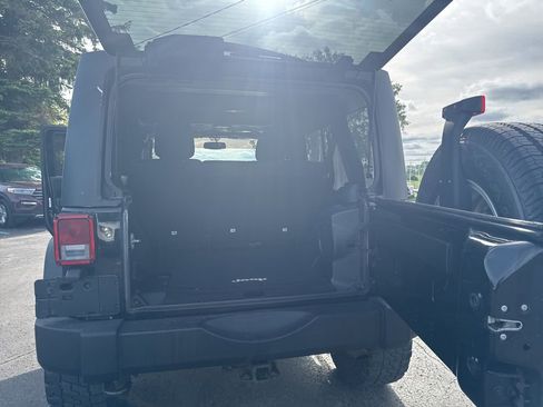Used 2014 Jeep Wrangler Unlimited Sport w/ Quick Order Package 24S AWD/4WD image 34