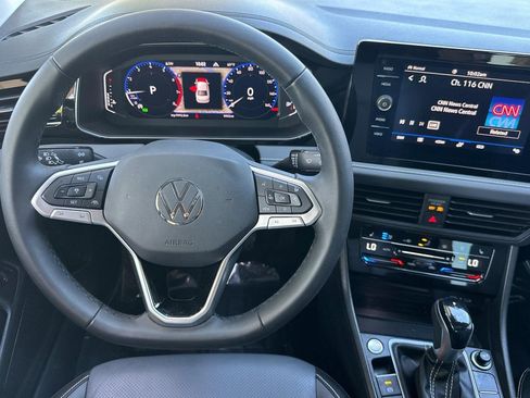 Used 2025 Volkswagen Jetta SEL FWD image 27