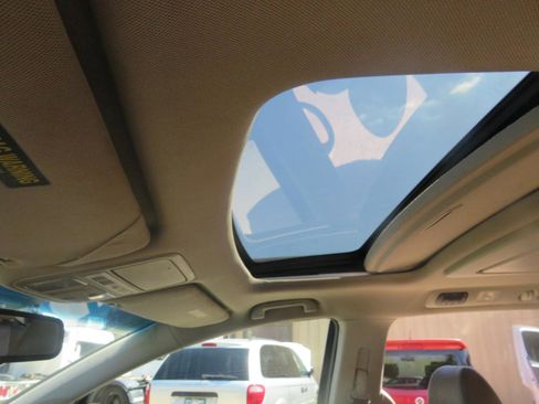 Used 2012 Honda Odyssey Touring image 18