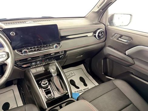 Used 2024 Chevrolet Colorado Z71 w/ Z71 Convenience Package 2 AWD/4WD image 22