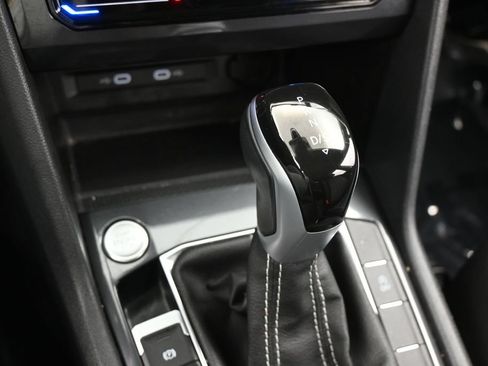 Used 2024 Volkswagen Tiguan SE FWD image 20