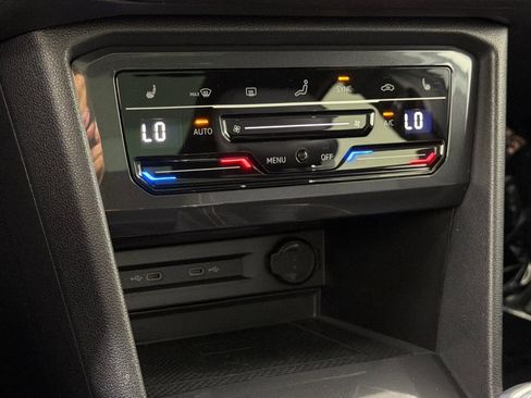 Used 2022 Volkswagen Tiguan SE R-Line image 19