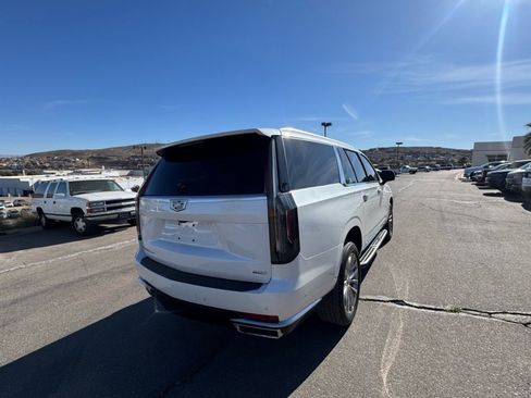 Used 2021 Cadillac Escalade ESV Premium Luxury image 5
