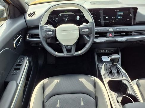 New 2026 Kia K4 EX FWD image 2