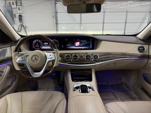 Used 2019 Mercedes-Benz S 560 Sedan image 12