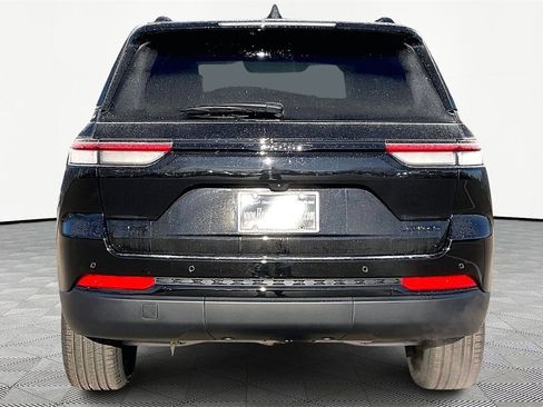 New 2025 Jeep Grand Cherokee Limited image 4