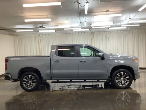 Used 2024 Chevrolet Silverado 1500 LT AWD/4WD image 5