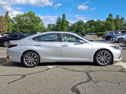 Used 2021 Lexus ES 300h w/ Premium Package FWD image 7