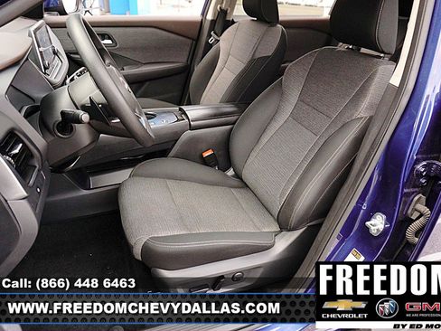 Used 2023 Nissan Rogue SV image 9