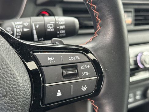 Used 2025 Honda Pilot TrailSport image 20