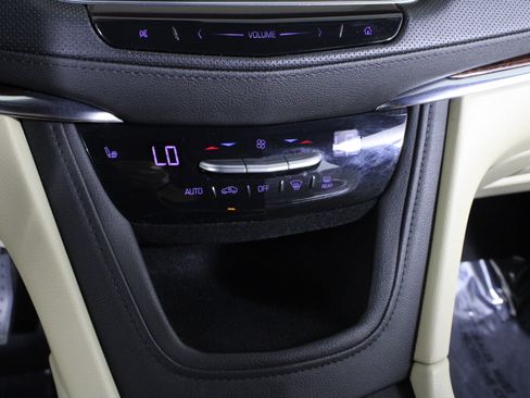 Used 2018 Cadillac XT5 Luxury w/ Driver Awareness Package image 30