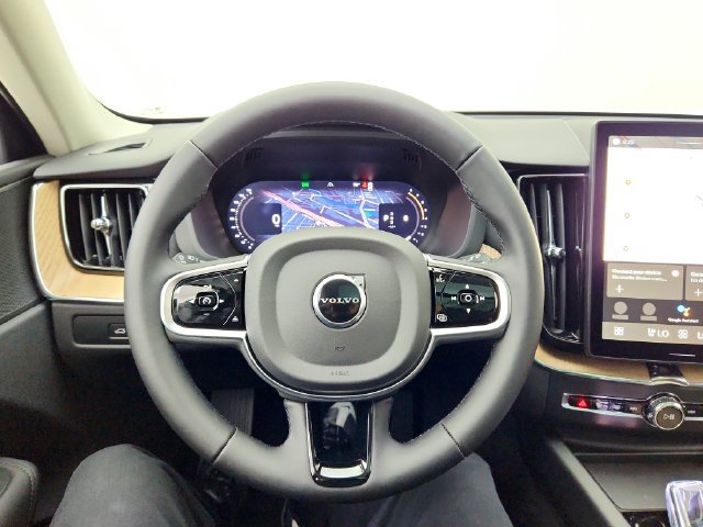 New 2026 Volvo XC60 B5 Plus w/ Protection Package Premier AWD/4WD image 21