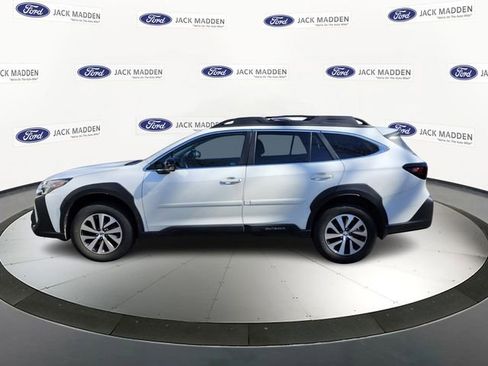 Used 2024 Subaru Outback Premium AWD/4WD image 2