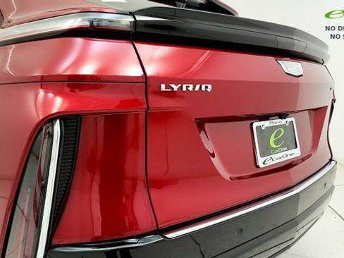 Used 2024 Cadillac Lyriq Tech w/ LPO, Floor Liner Package AWD/4WD image 27