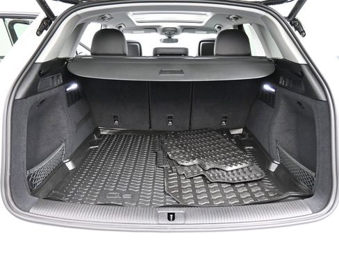 Used 2024 Audi Q5 2.0T Premium w/ Convenience Package image 19