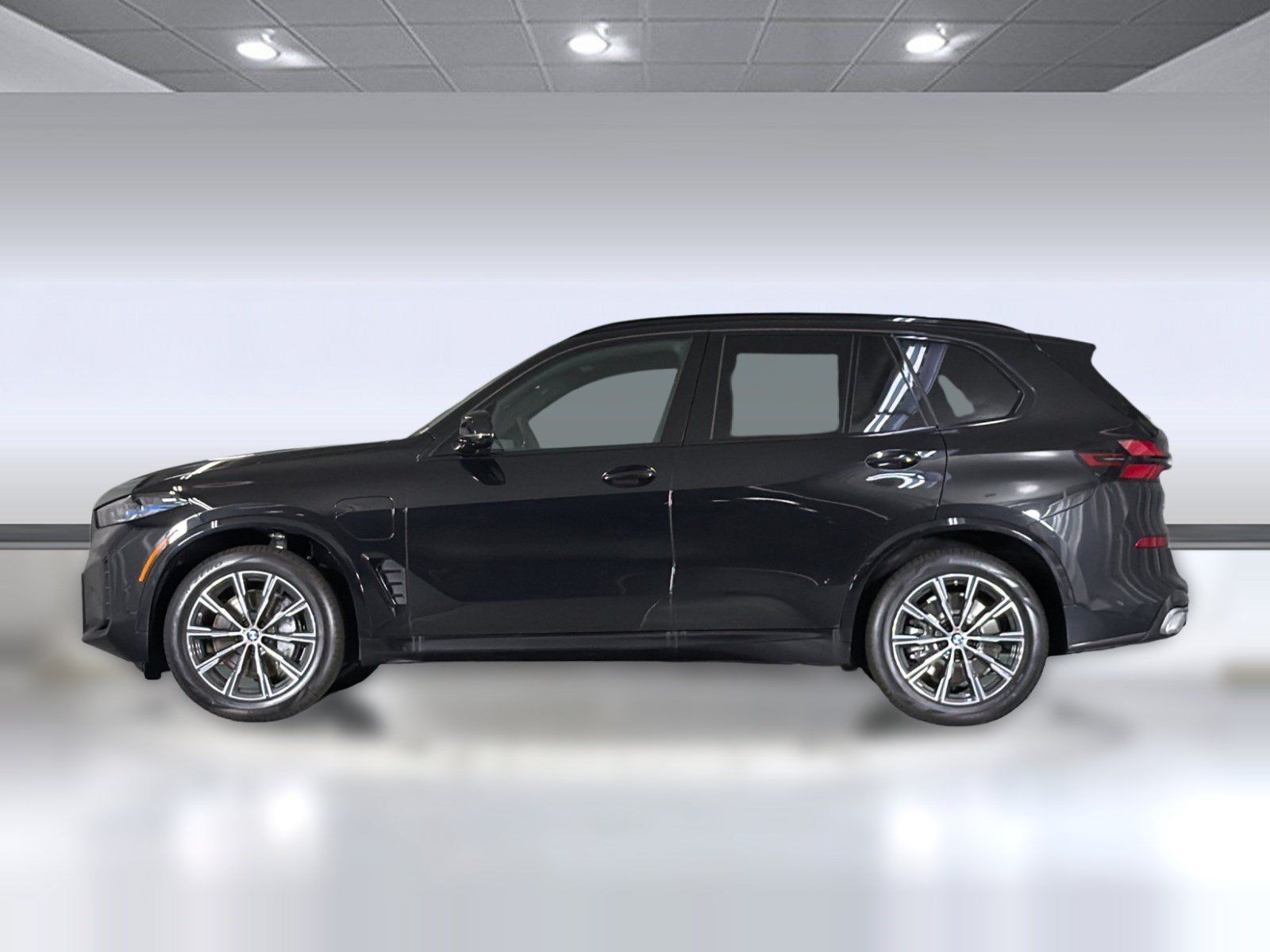 Used 2026 BMW X5 xDrive50e w/ M Sport Package AWD/4WD image 2