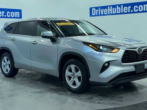 Used 2024 Toyota RAV4 LE image 2