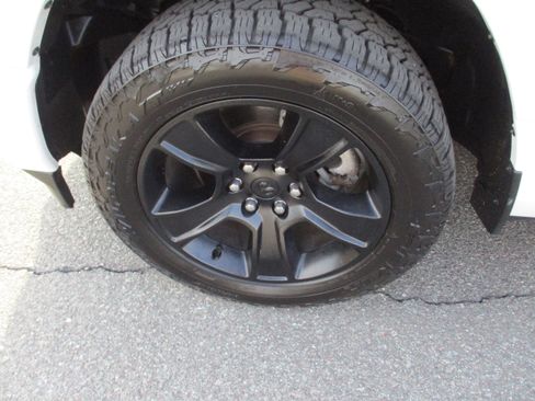 Certified 2023 RAM 1500 Big Horn AWD/4WD image 9