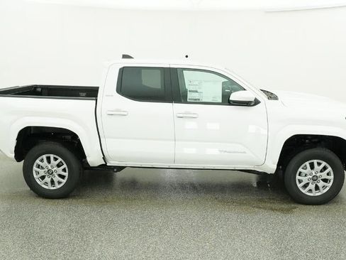 New 2026 Toyota Tacoma SR5 image 11