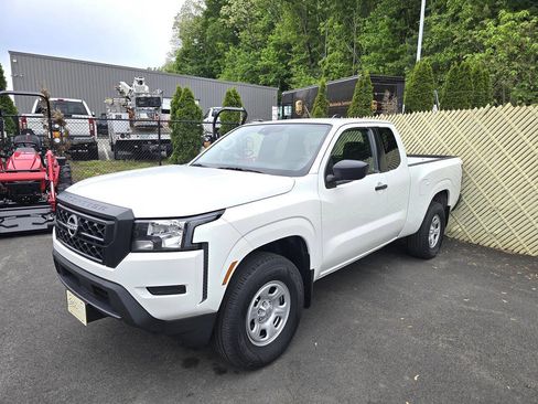 Used 2023 Nissan Frontier S AWD/4WD image 1