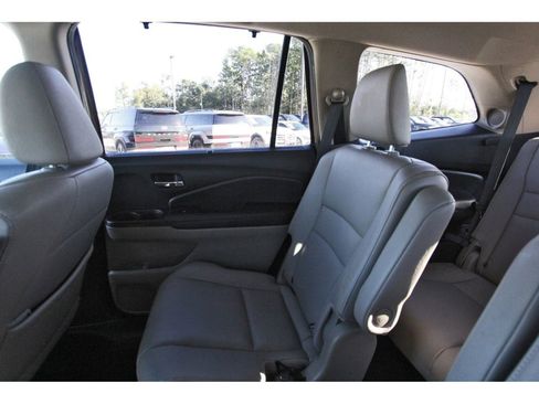 Used 2021 Honda Pilot Touring image 13
