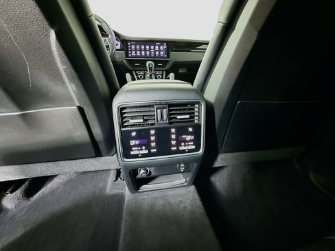 Certified 2022 Porsche Cayenne AWD/4WD image 27