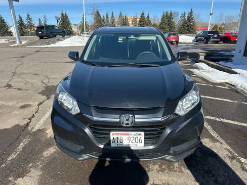 Used 2018 Honda HR-V LX image 3