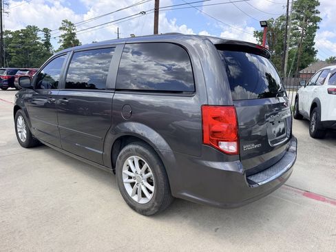 Used 2015 Dodge Grand Caravan SXT w/ UConnect Hands-Free Group FWD image 14