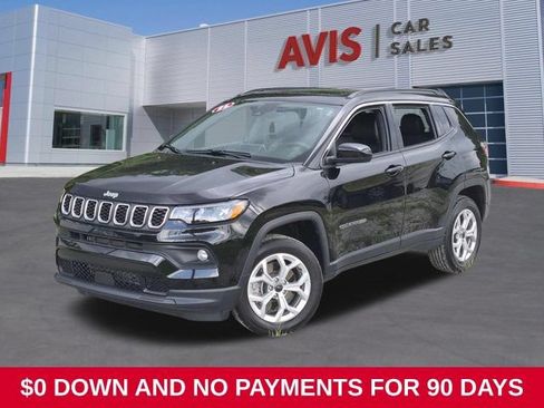 Used 2025 Jeep Compass Latitude w/ Sun & Sound Group AWD/4WD image 1